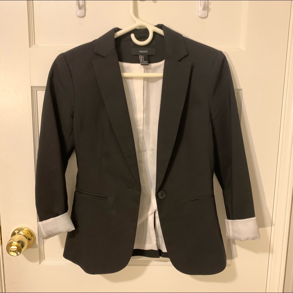 Fitted Black Blazer